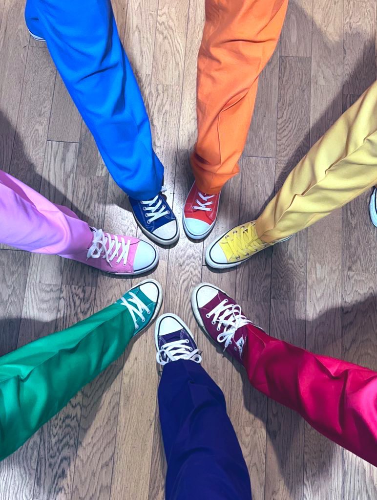 ilovesoleil8's tweet photo. 本日、
10月10日
ソレイユの結成日🌈🌈

20周年を迎えます。
みなさま、お元気ですか？

メンバーは、相変わらず
元気に過ごしております。

活動休止中ではありますが
二十歳のソレイユも
よろしくお願いします
💚💙💛🧡❤️🩷💜 https://t.co/KDDarhVZuH