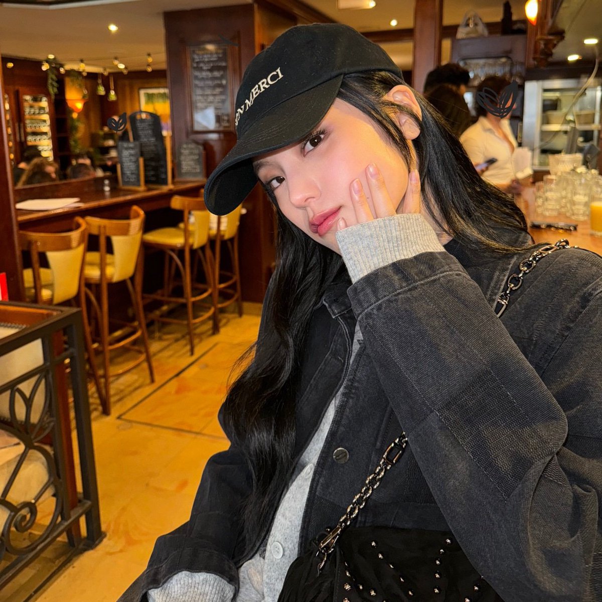 💭🐺

Nova foto de perfil.
