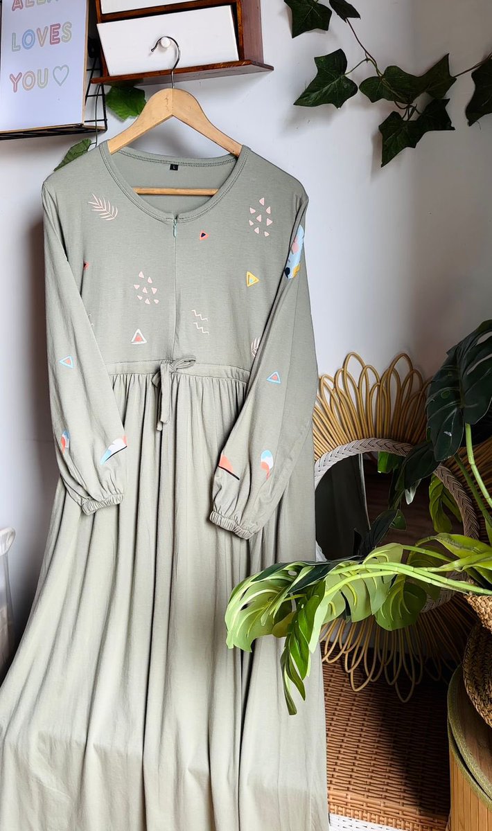 Tiba-tiba customer lama dsri Sumatera chat, mau pesan baju kembaran sekeluarga yang ini. Jadi, sekalian yang mau pesan juga, boleh. Di : bit.ly/PesanAhaBrand 
😙
#SupportLokal