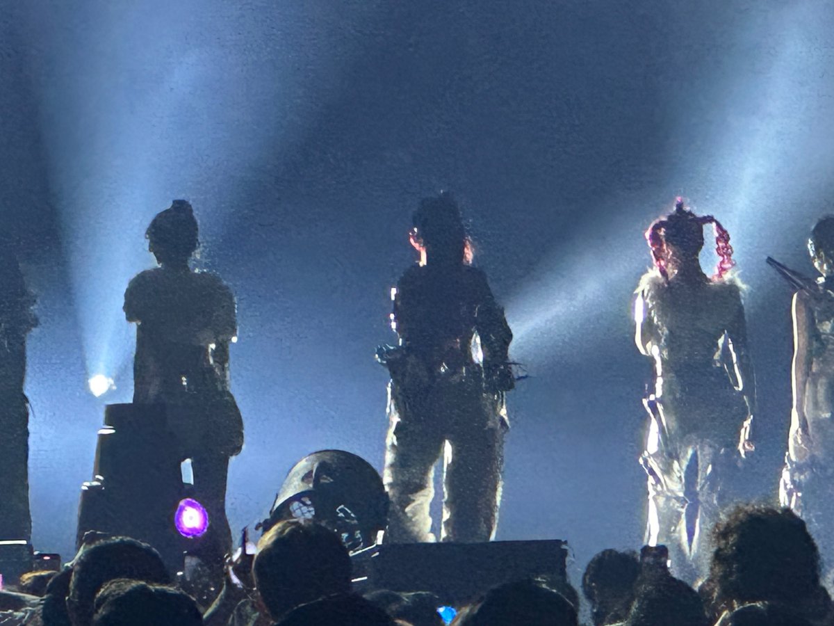 XG is putting on a wild show! #XG_1stWORLDTOUR #XG_1stWORLDTOUR_SF