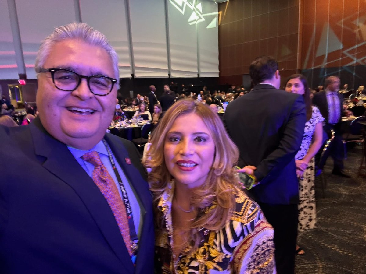 HudsonLatin's tweet photo. #USHCC45 | @JackiePuenteDC, Executive Director for External Affairs at @comcast Corporation, has been elected Chair of the Board of the @USHCC. At the @HudsonLatin, we congratulate Jackie because in this new position, she will continue to do great things for the #LatinoCommunity. https://t.co/GvOamjVz0m