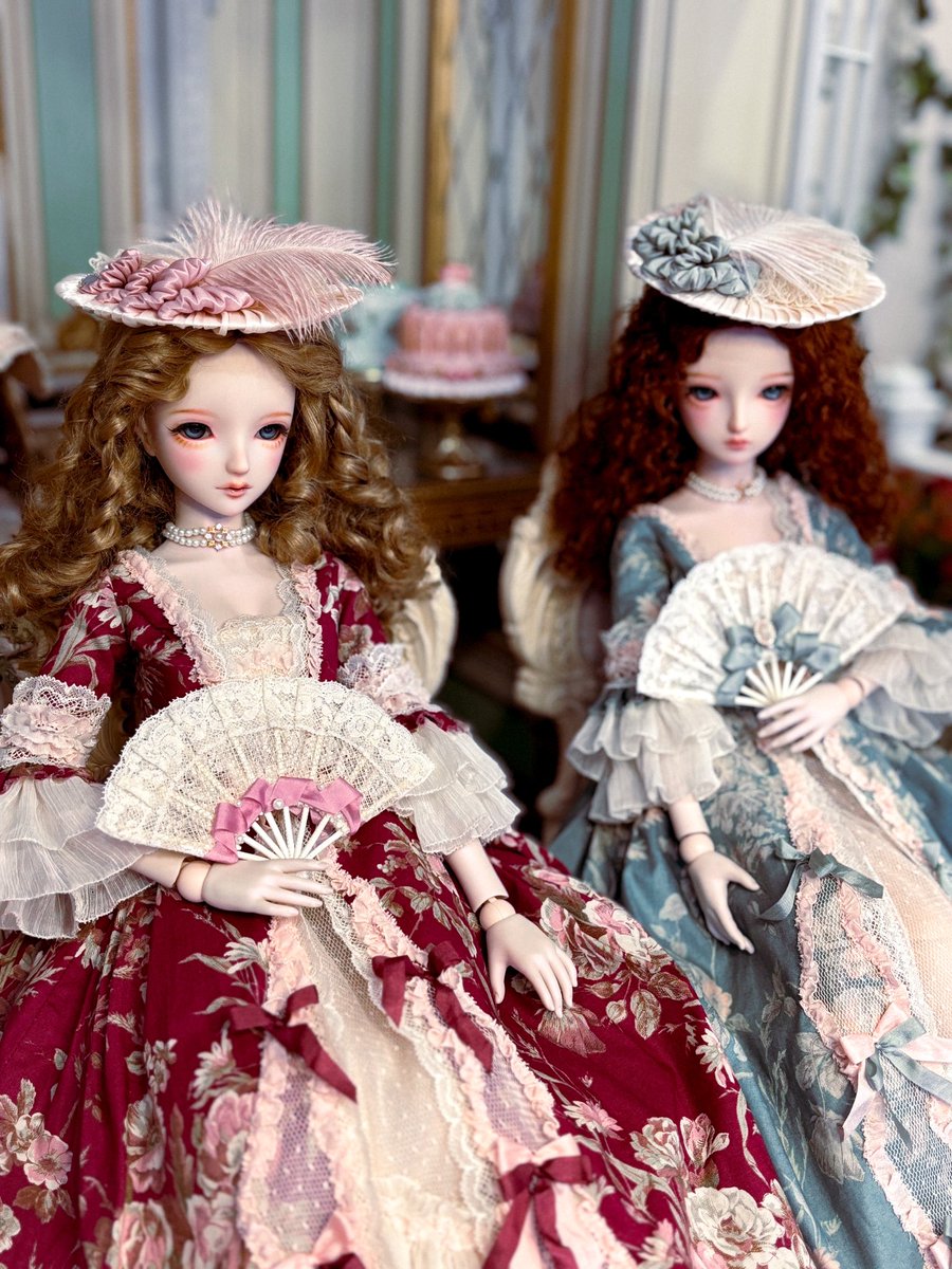 sakura_babie's tweet photo. Dollfie Dream 2B &amp; 9S 💕

#スーパードルフィー #doll #dollcollector #bjd #bjdcollector #dolls #bjdphotography #volks #volksjapan #rococo #rococodress #bjdfurniture #bjddiorama #bjdprops #bjdroom #dollroom #dollhouse #bjdpalace  #rococostyle #dollfiedream #nierautomata #dd2b #dd9s https://t.co/LDnfHpMyHx