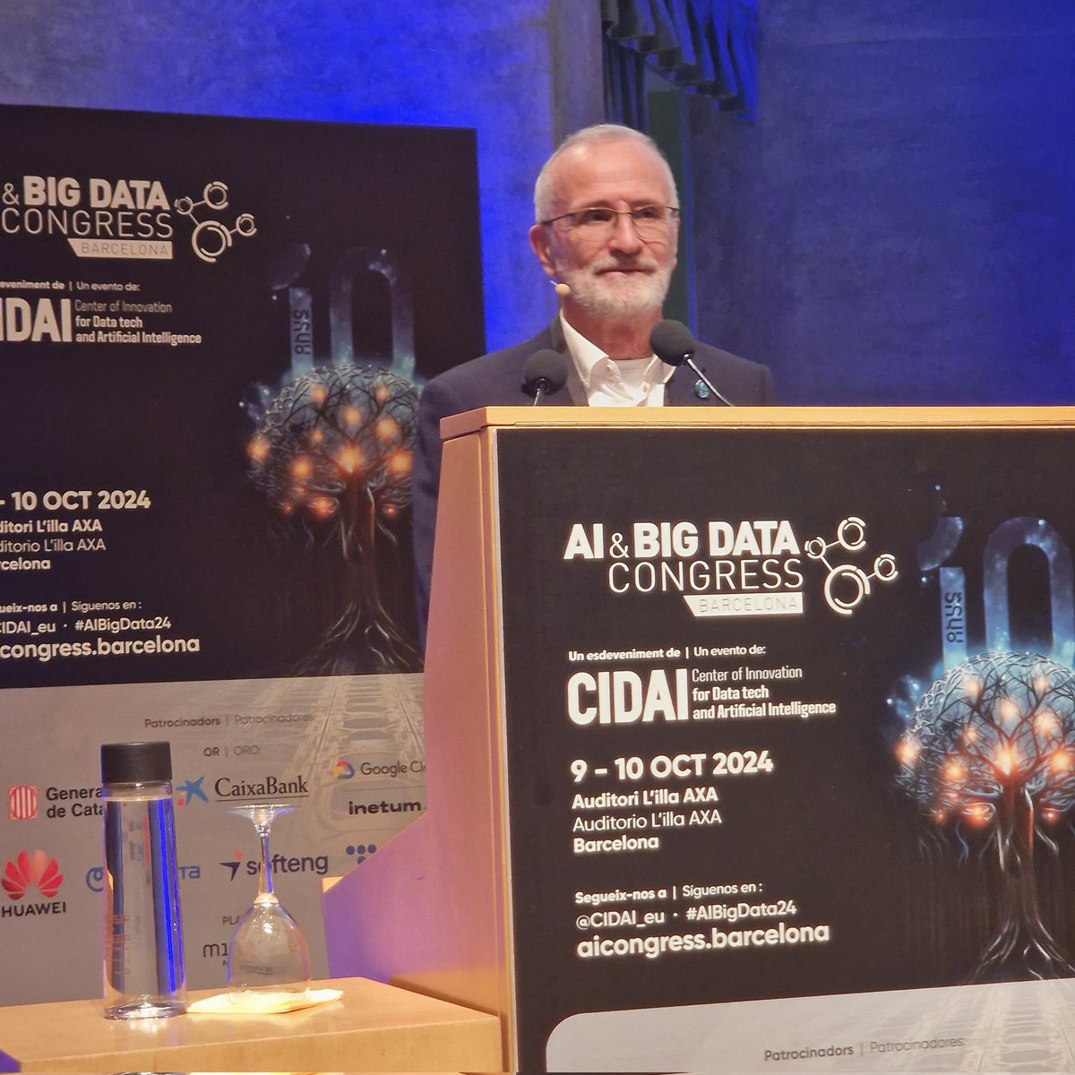 dmarcop's tweet image. 🔥 Ahir varem celebrar els 10 anys del #AIBigDataCongress 🎂 🎂 🎂 🎂 

Iniciat el 2015 en el marc del #CoEBigData i ara activitat clau del @CIDAI_eu en la Catalonia.ai @tic @gencatdigital 

Destacar l&apos;emotiu reconeixement a Ramon Lopez de Mantaras del @IIIACSIC