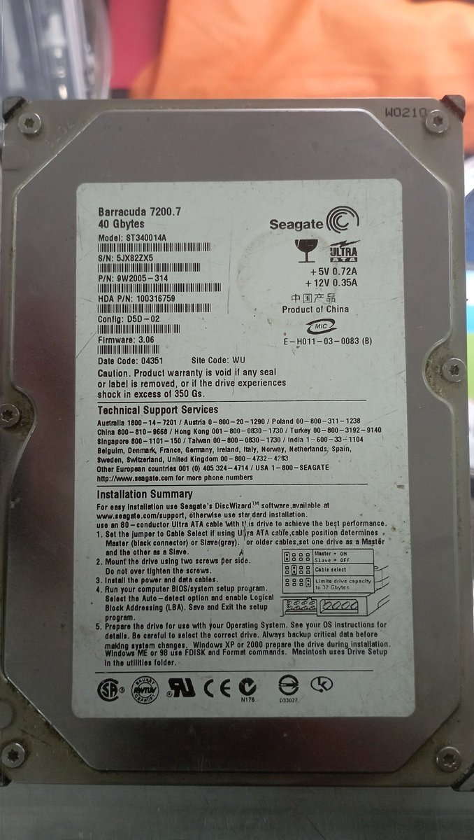 MasTotoro's tweet image. Yep, harddisk segede ini cuma 40gb...

Buat nyimpen genshin aja ga cukup

#oldpc