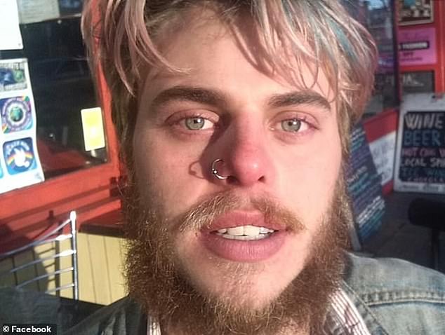 K1rr1ly's tweet image. Beware ☠️🚨
Henry Hammond who bludgeoned young woman to death in Melbourne&apos;s Royal Park is being allowed in public just 4 yrs into 25yr hospital confinement order
He has other convictions for violent assault of women
He&apos;s trying to get his name suppressed
dailymail.co.uk/news/melbourne…