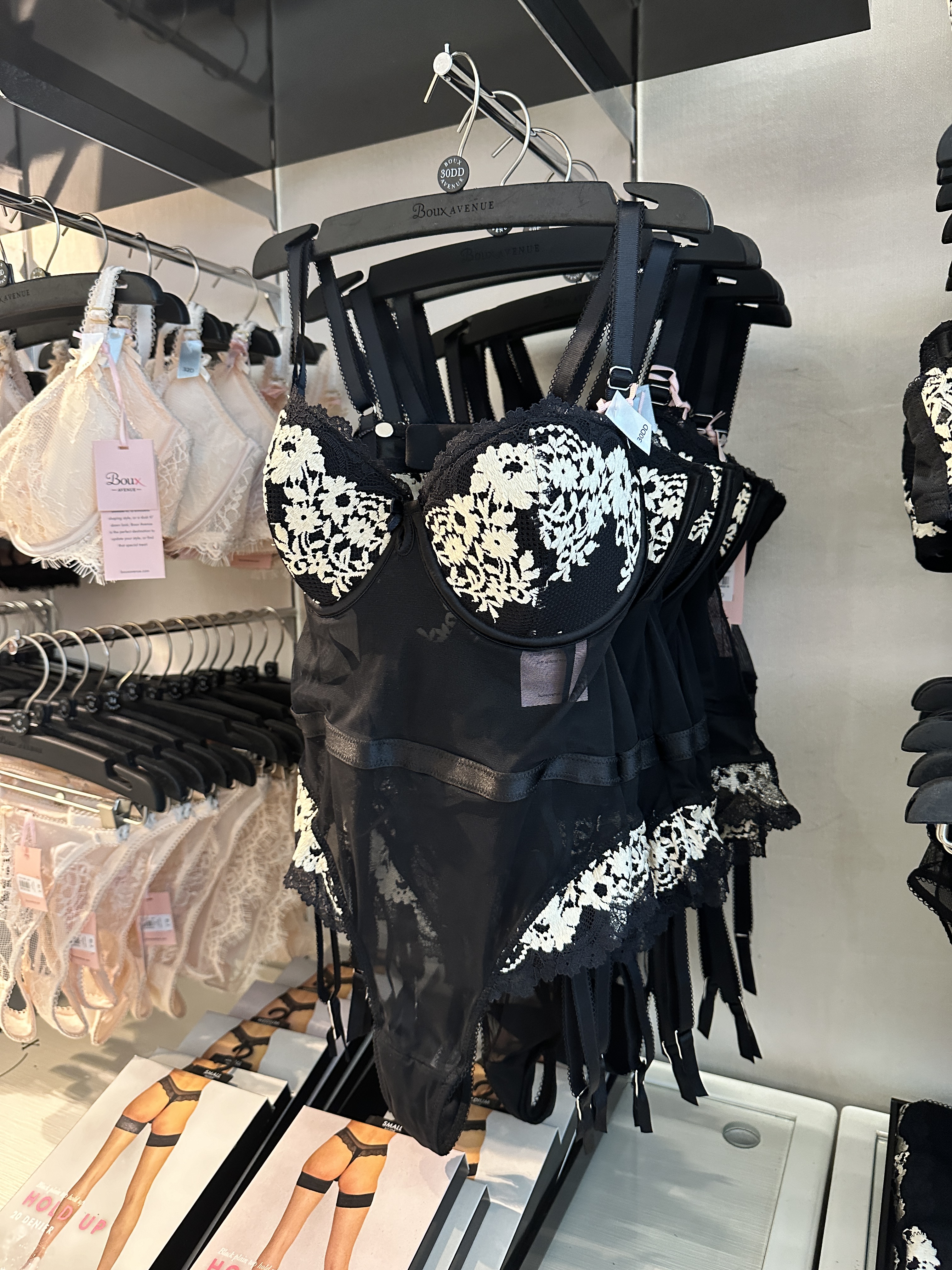 Boux avenue hold ups online
