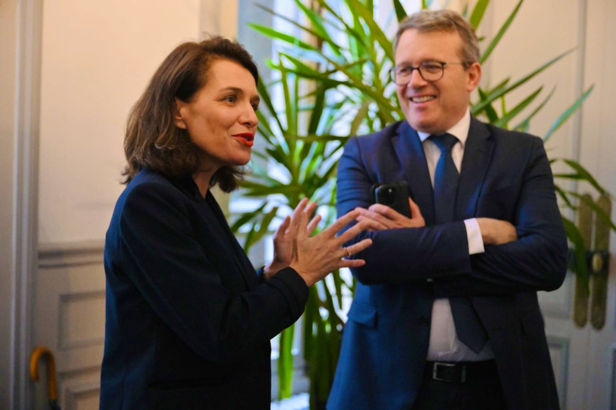 ✈️ L’aéroport international Nantes Atlantique et le port de Nantes Saint-Nazaire jouent un rôle essentiel dans la #mobilité, l’économie et le rayonnement du Grand Ouest : nous devons les préserver, les moderniser et les dynamiser. 

Aux côtés de <a href="/C_MORANCAIS/">Christelle MORANÇAIS</a>, je m’engage à ce que