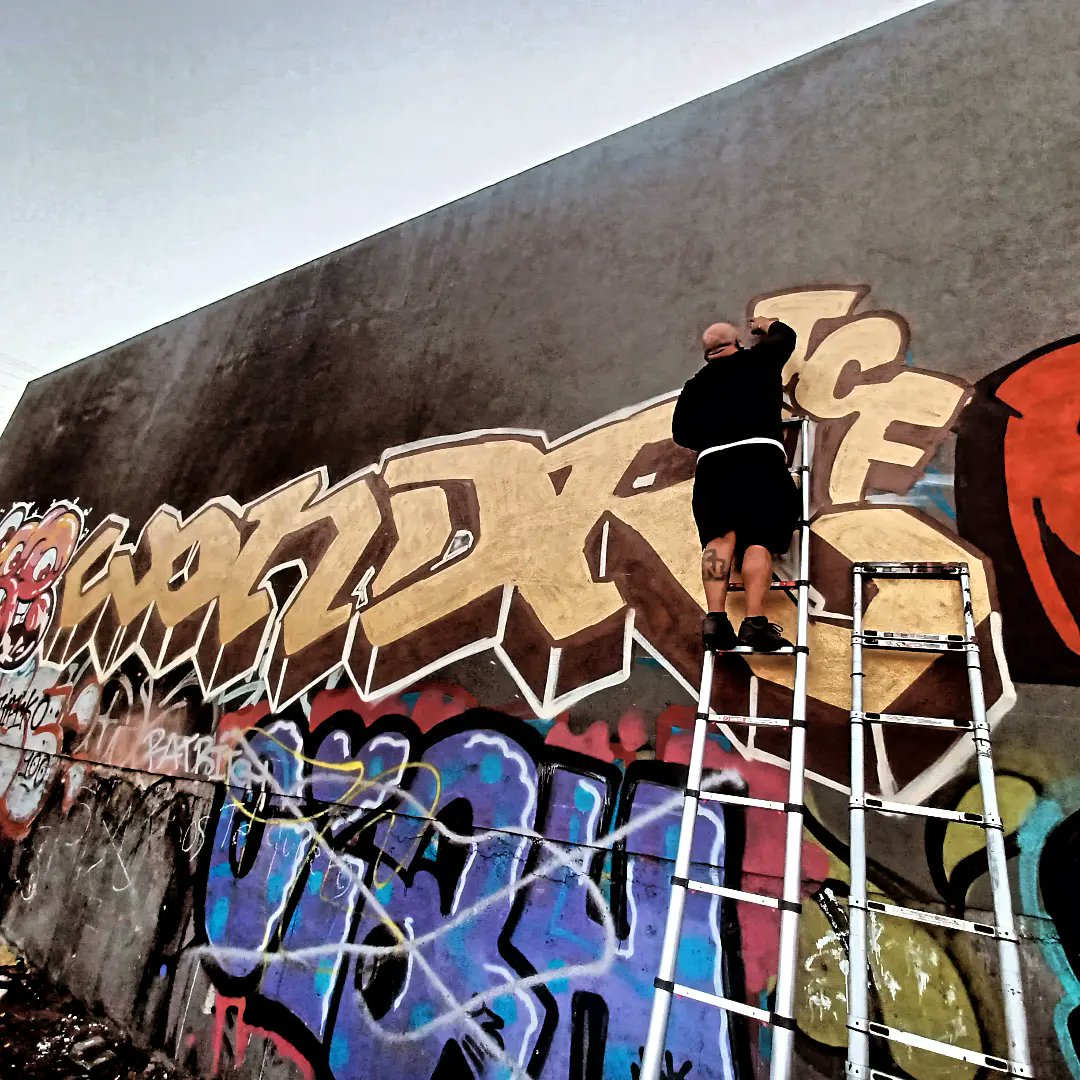 imcorinnemec's tweet photo. #pike #wondr #rifle #tcf #thechosenfew #graffiticrew #culture #Tijuana #graffgame 

One thing I have learned from being a graffiti writer since 1985, you never stop once you start. 😆👍 https://t.co/HFRVgBianB