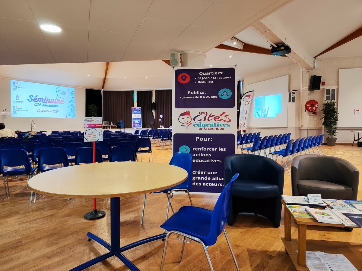 Séminaire "Cité éducative" de <a href="/Chateauroux36/">Châteauroux Métropole</a> .
Repérage du plateau"interviews" des P'tits Reporters de l'école #Arago avec le <a href="/LeCLEMI/">CLEMI</a> .