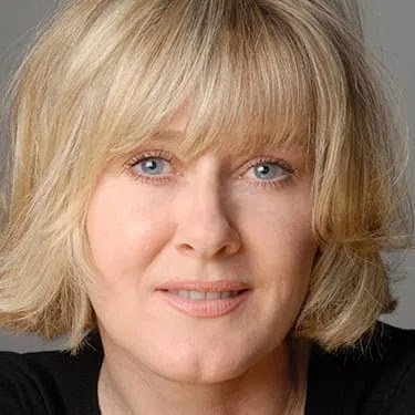 daveainsworth63's tweet photo. Happy birthday to the great English actress Sarah Lancashire who was born on this day in Oldham in 1964. #SarahLancashire #Oldham #HappyValley #LastTangoInHalifax #Julia #TheParadise #ClockingOff #CoronationStreet #WhereTheHeartIs #SeeingRed #LarkRiseToCandleford #FiveDaughters https://t.co/4CGHrO9DZU