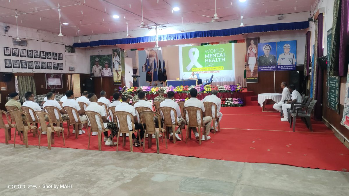 ग्रुप केन्द्र केरिपुबल गांधीनगर द्वारा #मनहितसेजनहित विश्व मानसिक स्वास्थ्य दिवस दिनांक 10/10/2024 को मनाया गया एवं ग्रुप केन्द्र में पदस्थ स्वास्थ्य से संबंधित उचित जानकारी प्रदान की गई, जिसकी कुछ झलकियाः-