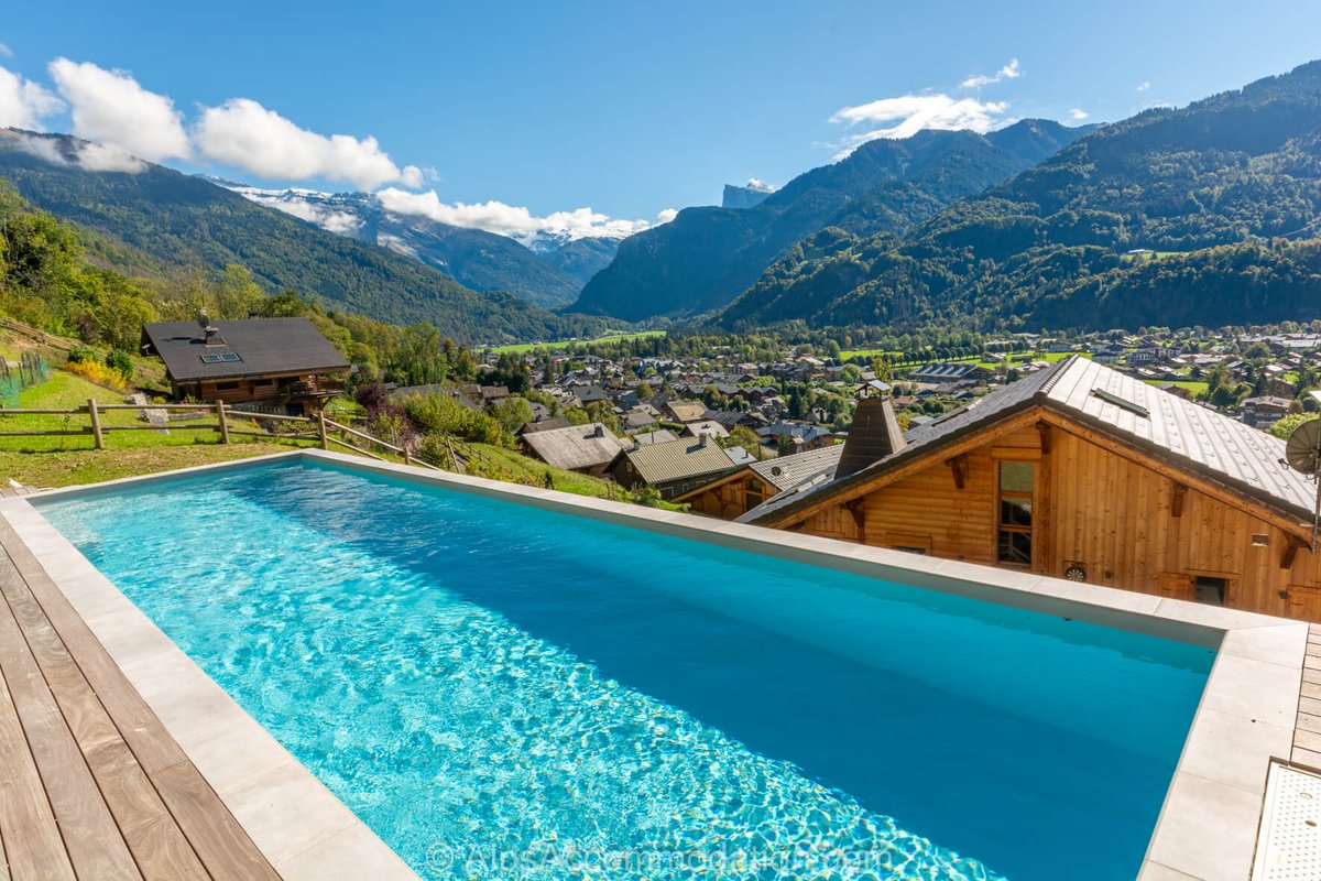 AlpsAccom's tweet photo. New! Chalet Gemini, Samoëns - The best private pool in the valley? https://t.co/Ga9hJovuoE https://t.co/fTHM8aKnI2