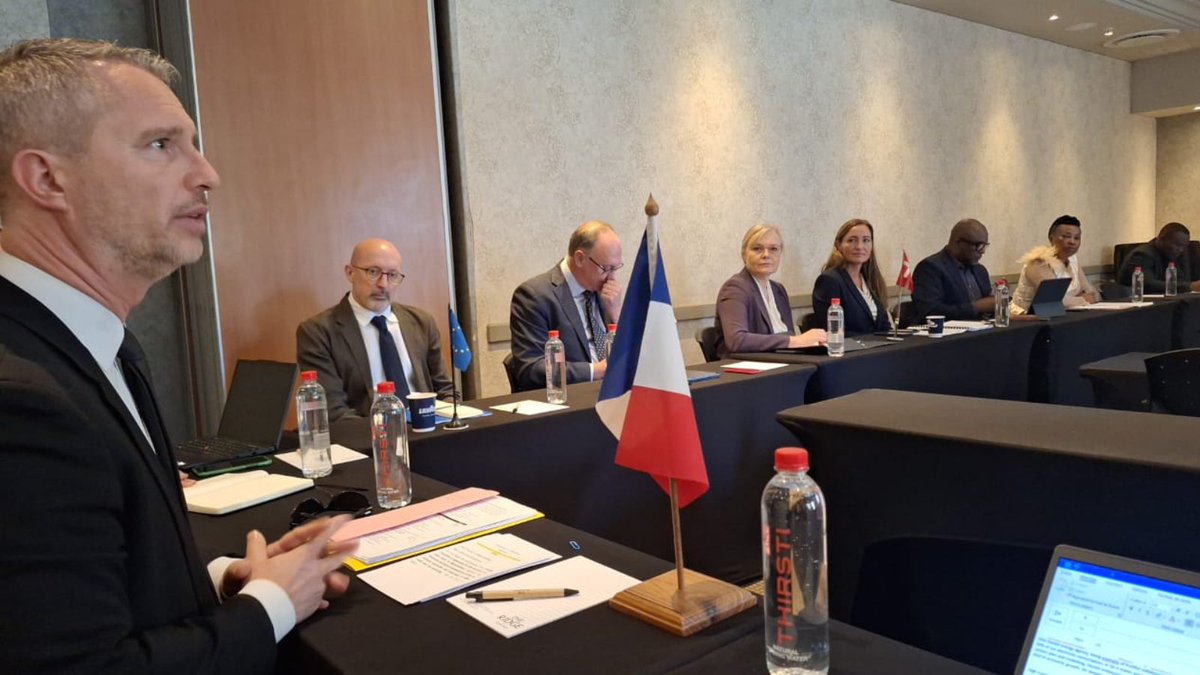 FrenchEmbassyZA's tweet image. French Ambassador @david_martinon went to Mpumalanga to discuss just green transition and present tangible results of the ongoing partnership to Mpumalanga government, including the field of employment and skills development🌱🤝

#JustEnergyTransition @Mandla_Ndl @mpumalangagreen