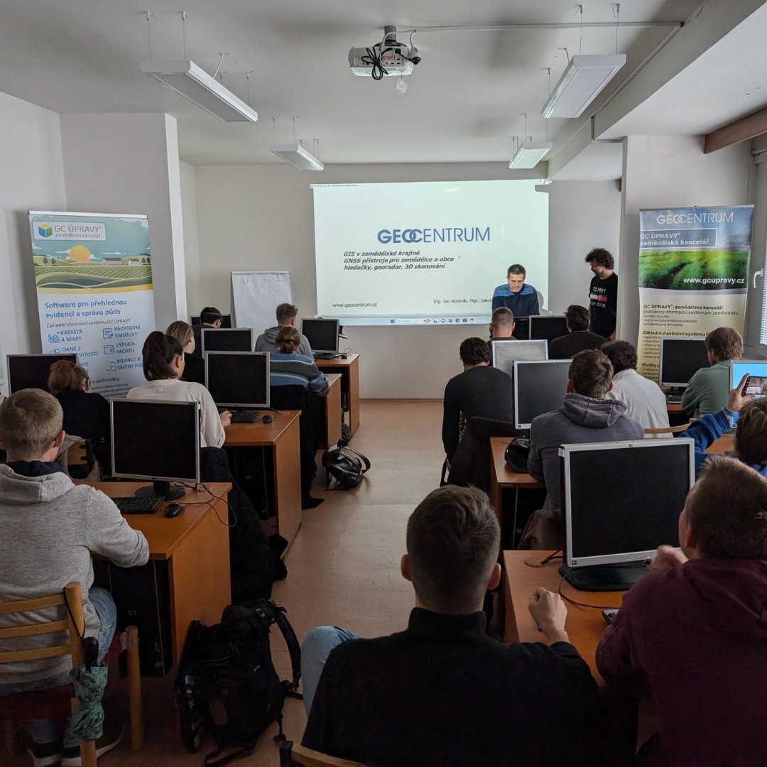 🌍 EXCURSION: UHUL &amp; GeoCentrum 🌍
This week, our students explored projects in forestry, GIS, and geoinformatics at UHUL and GeoCentrum! 🛰️🌲 From drone mapping to spatial data analysis, it was inspiring to see how tech is shaping sustainable resource management. 🗺️💻