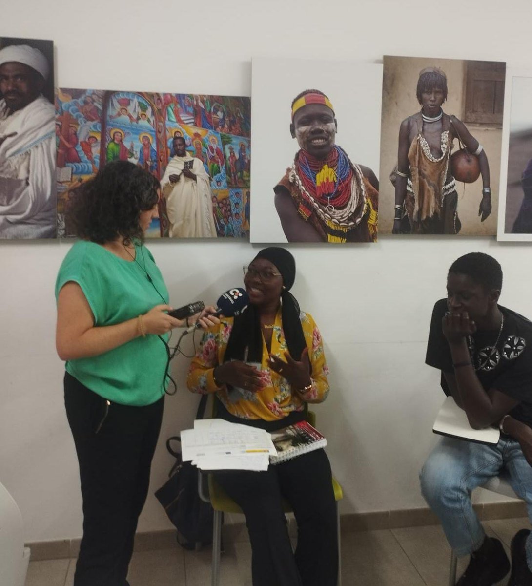 📻En #RadioRefugio contamos con <a href="/razansml/">Razan Ismail</a>, experta en género y migración y fundadora de <a href="/kudwa_rolemodel/">Kudwa</a>,que fomenta la inclusión de personas refugiadas y migrantes
👋🏾🚍El alumnado de español nos habla de los saludos y el transporte público de sus países
🎧ivoox.com/radio-refugio-…