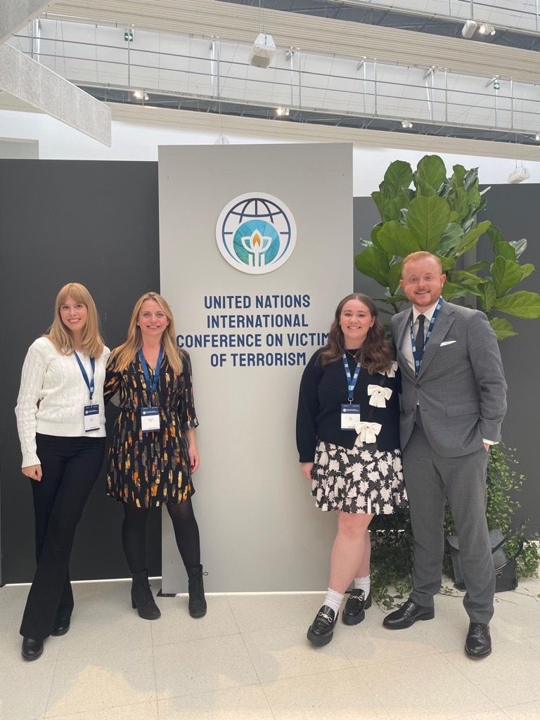 NatEmergTrust's tweet photo. It's #WorldMentalHealthDay & at the Trust, one of our charitable aims is to support the #mentalhealth of those affected by disasters.

Emergencies impact different people in many ways & this week at the UN in NYC @UN_OCT members of our Survivors Advisory Forum @CathHill2 @travisfrain &Trustee Thelma, were invited to raise awareness of the impacts of terror on young people, highlighting how #BeeTheDifference project with @LancasterUni is improving support for young people ❤️