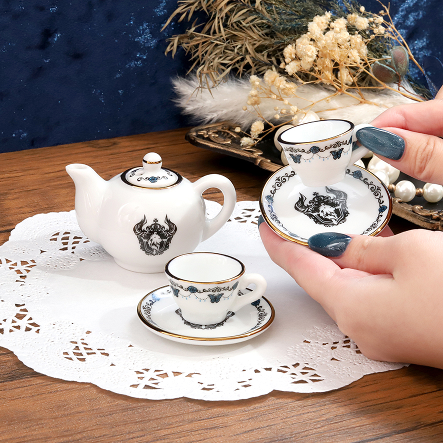 悪魔執事と黒い猫 】 グロバナー家の屋敷の世界観を あなたのお部屋に