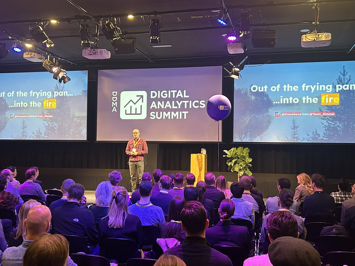 First keynote of the day: <a href="/SimoAhava/">Simo Ahava</a> giving us an overview of the turbulent year we’ve had in the field of data &amp; analytics.

#DAS24