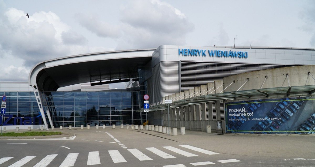 ERAaero's tweet photo. Systém ERA sleduje letový provoz🛫nad polovinou Polska! Firma ukončila projekt WAM West🧭- ve spolupráci s🇵🇱firmou #GISS instalovala systém, který monitoruje vzdušný prostor nad západní⬅️částí země a kolem letiště v Poznani. Bude jej operovat polské ŘLP @PANSA_PL. https://t.co/mMbp0C02Rv