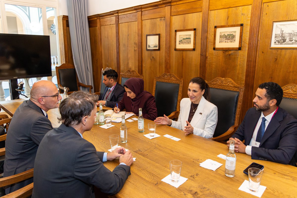 UAEinBerlin's tweet photo. H.E. @mariammalmheiri discusses ways of rapidly scaling up the production and use of clean #hydrogen and low-emission fuels globally in a meeting with Markus Exenberger, CEO of the #H2Global Foundation. @mofauae https://t.co/OrEJrPMcdX
