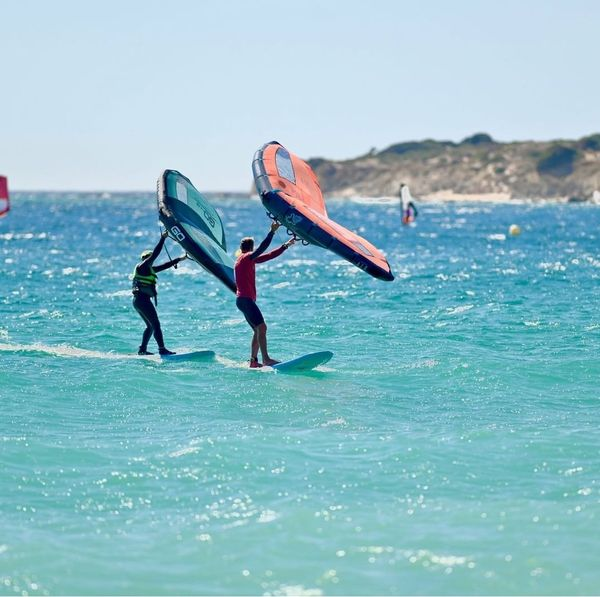 OutTarifa's tweet photo. Momentos para aprender un deporte nuevo de la mano de nuestros expertos monitores del Spin out.
.
📷📷📷
Moments to learn a new sport from our expert Spin out instructors.
.
.
https://t.co/msa9P4gIEa https://t.co/qTybZOsDzr