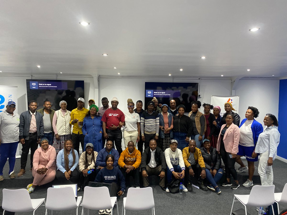 SiluloUluthoF's tweet image. That’s a wrap! We just finished with bootcamp 6. The session was about Marketing and marketing insights as well as how to leverage marketing to grow your business. 🚀

#SiluloFoundation #AEDF #EmpowerDunoon #Bootcamp6 
#TownshipEntrepreneurship