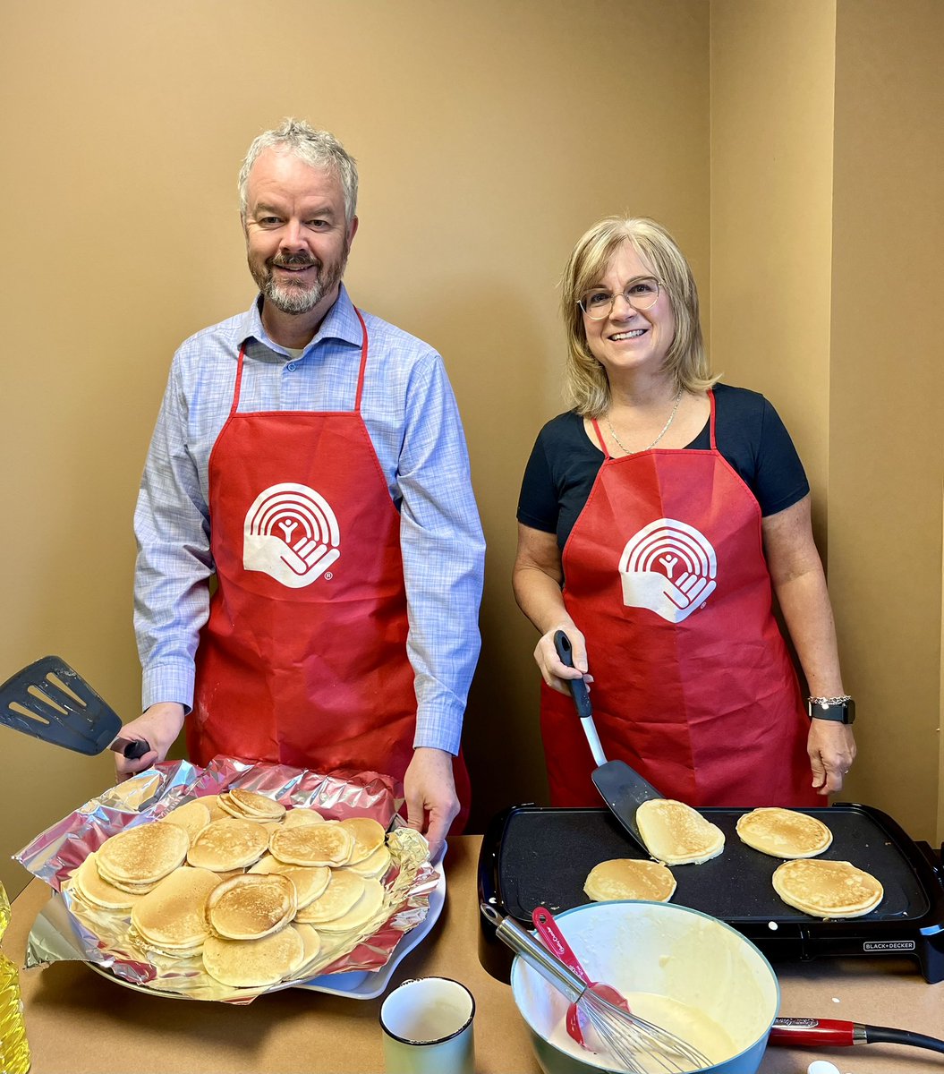 alcdsb's tweet image. Our Annual United Way Campaign Pancake Breakfast has commenced! A perfect way to start a chilly day. Thanks to our senior team for an early start and for United Way KFL&amp;amp;A for serving pancakes! @unitedwaykfla @unitedwayhpe