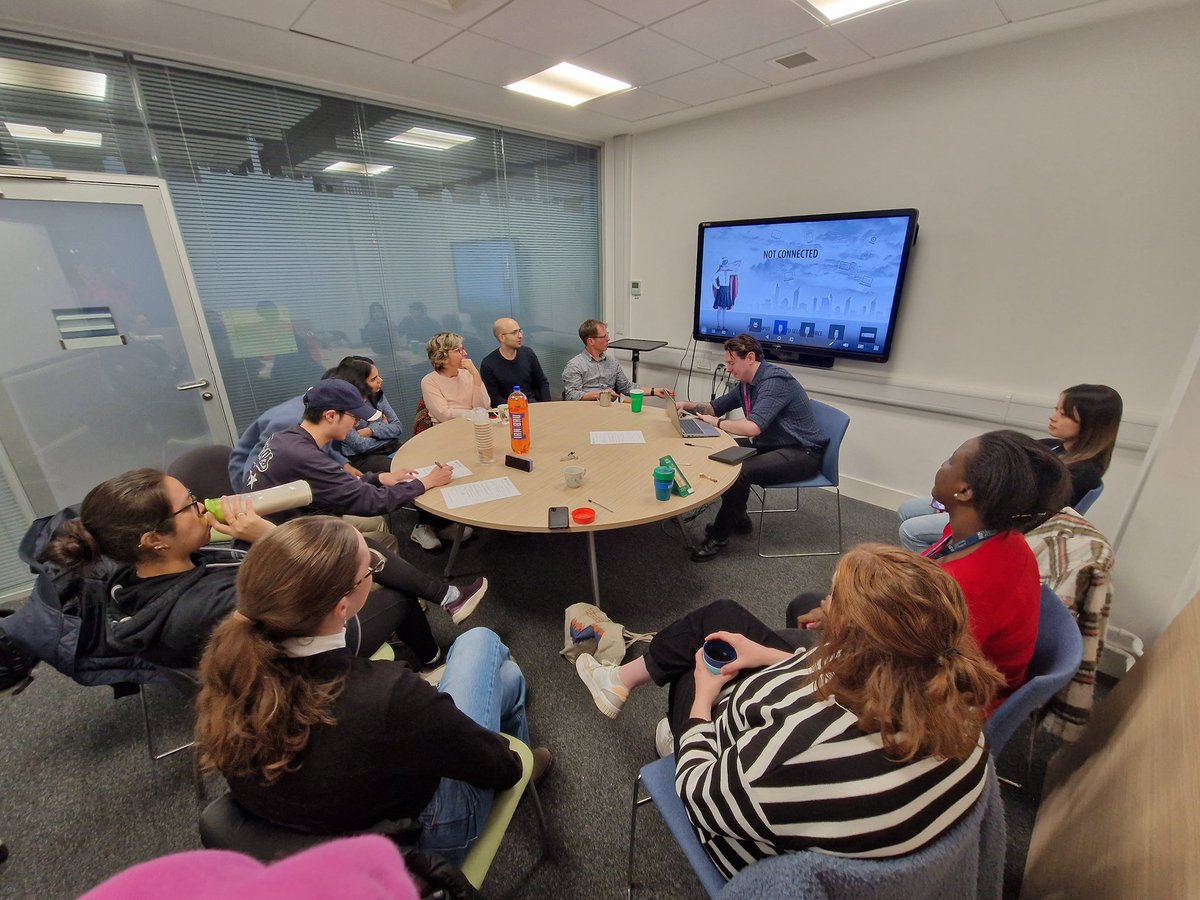 Journal club is back and bigger than ever!💥 We welcome 4 new members to CRE 🧠🦾⚡️