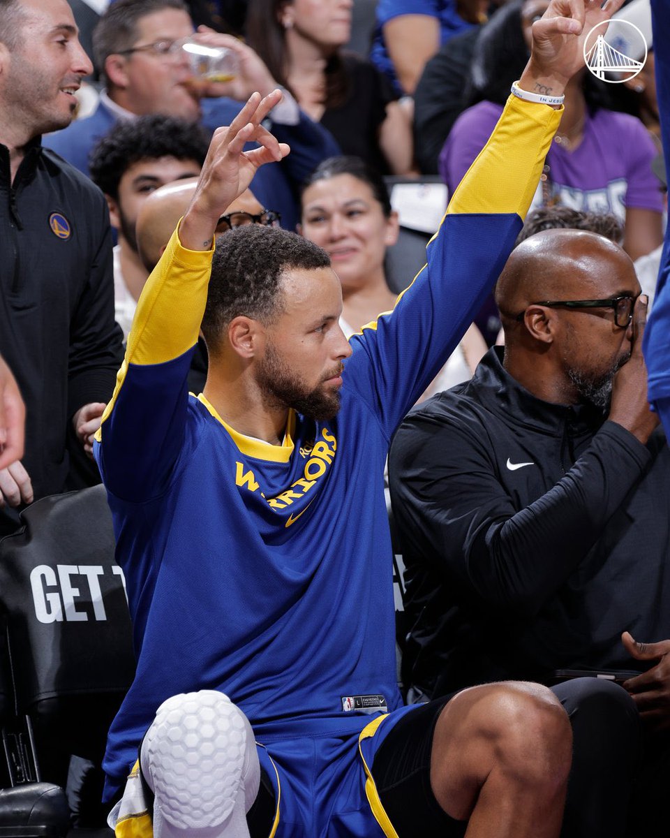 🎙️ Stephen Curry post-partido:

“La pelota va a dejar de picar en algún momento”.

Me acaba de romper por completo.
