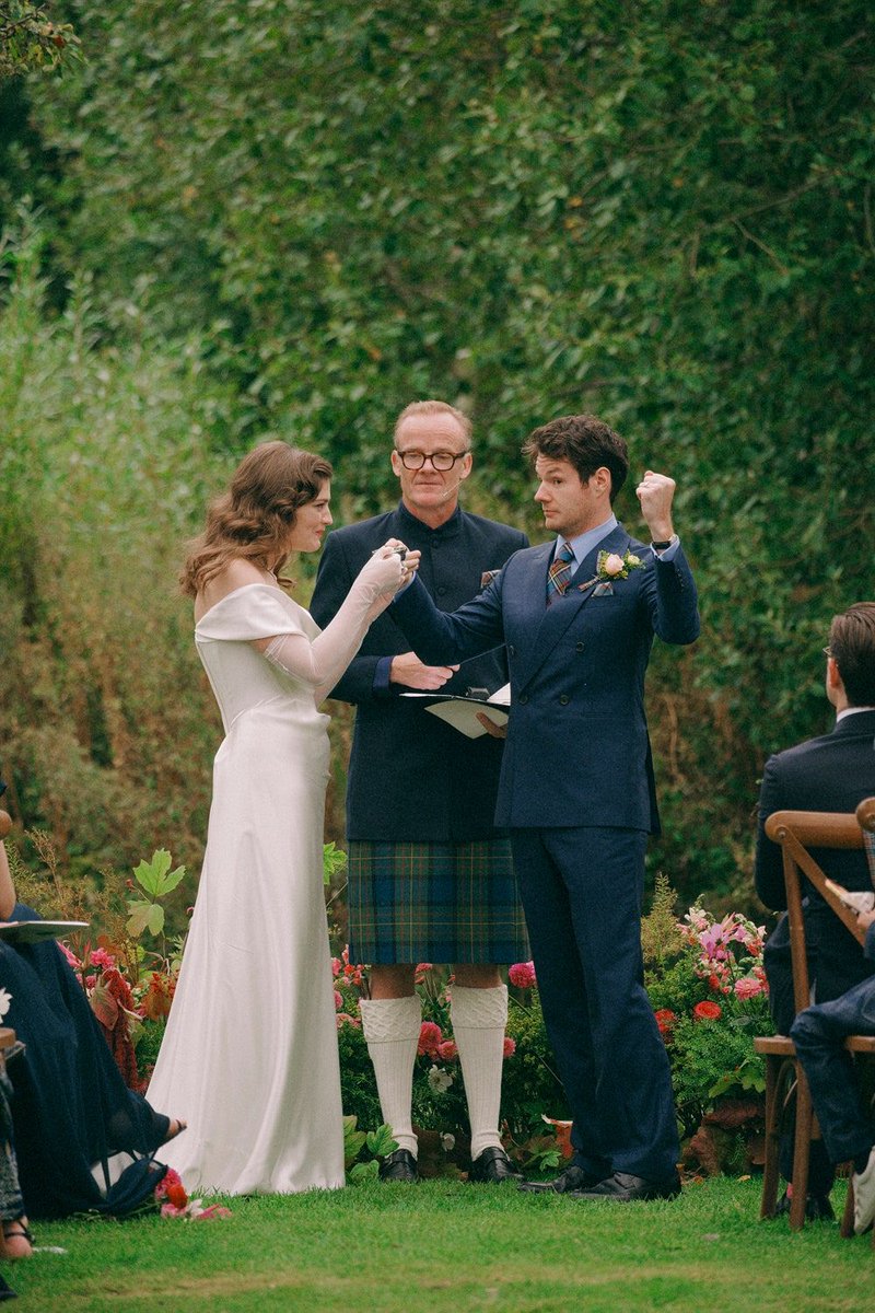 BritishVogue's tweet image. Inside Amber Anderson and 'Sex Education' star Connor Swindells’s quintessentially Scottish Highlands wedding: britishvogue.visitlink.me/9aTVoo