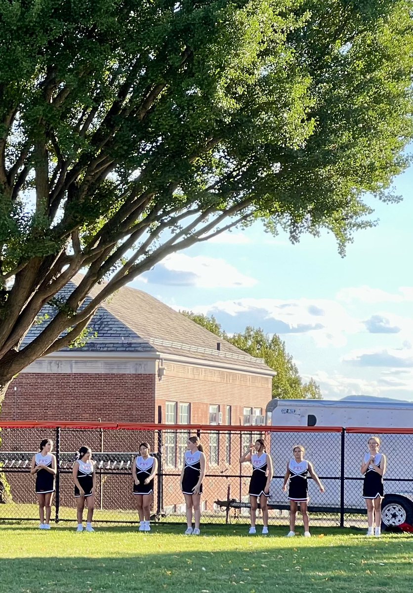 CrotonAthletics's tweet photo. ๐Modified Football: We see you! ๐ซต๐
Our Tigers pulled out a 30-19 victory over the solid Rye Neck Panthers. With cheerleaders and over 200 fans in attendance, this #turfcrew entertained the masses. Thanks Coaches Chim & Schmidt & Cheer Coach, Ms. Elder!๐ฏ https://t.co/utCHWoTf9w