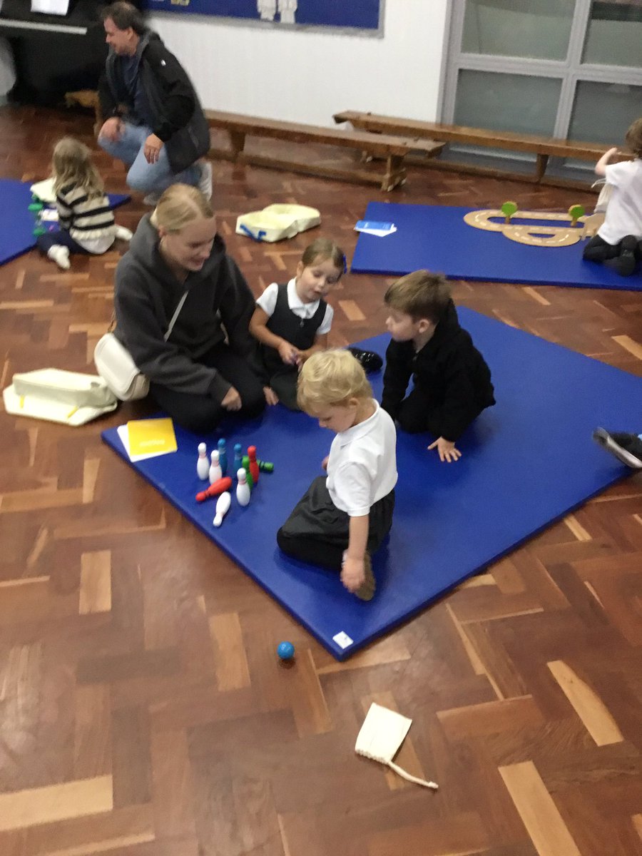 DeltaWillowsAc's tweet photo. Have you heard? 👂Our EY @BoromiHQ Toy Library has launched! 🧸Our children loved teaching their grown ups how to use our new Boromi bags and choosing which bag they would like to borrow first. #ToyLibrary #ParentalEngagement https://t.co/lkJmcUGZq0