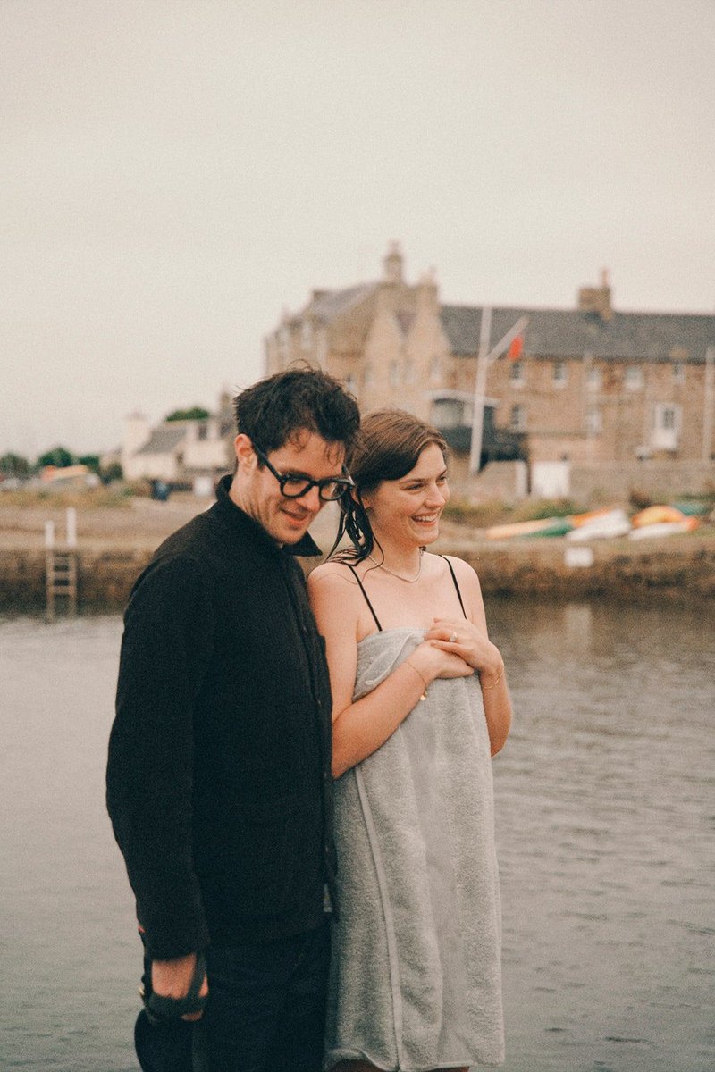 BritishVogue's tweet image. Inside Amber Anderson and 'Sex Education' star Connor Swindells’s quintessentially Scottish Highlands wedding: britishvogue.visitlink.me/9aTVoo