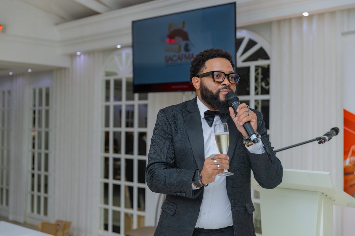 supax_godesign's tweet photo. @alphi_sipho in his element.

Hello@supaxgodesign.co.za https://t.co/eYgEWrqPhD