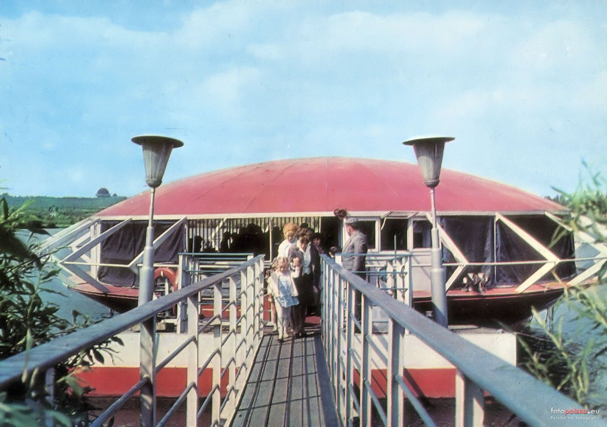 Architektura PRL 💙💛 tweet media