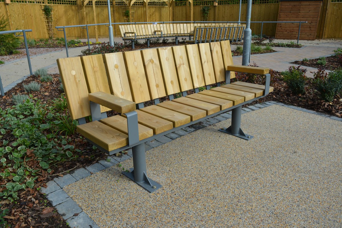 Street_Design1's tweet photo. Our Spalding seating range enhances any landscape scheme. Made to order to a size that fits your requirement. #FSC #landscaping #madeintheuk https://t.co/kNlv3ujAyG