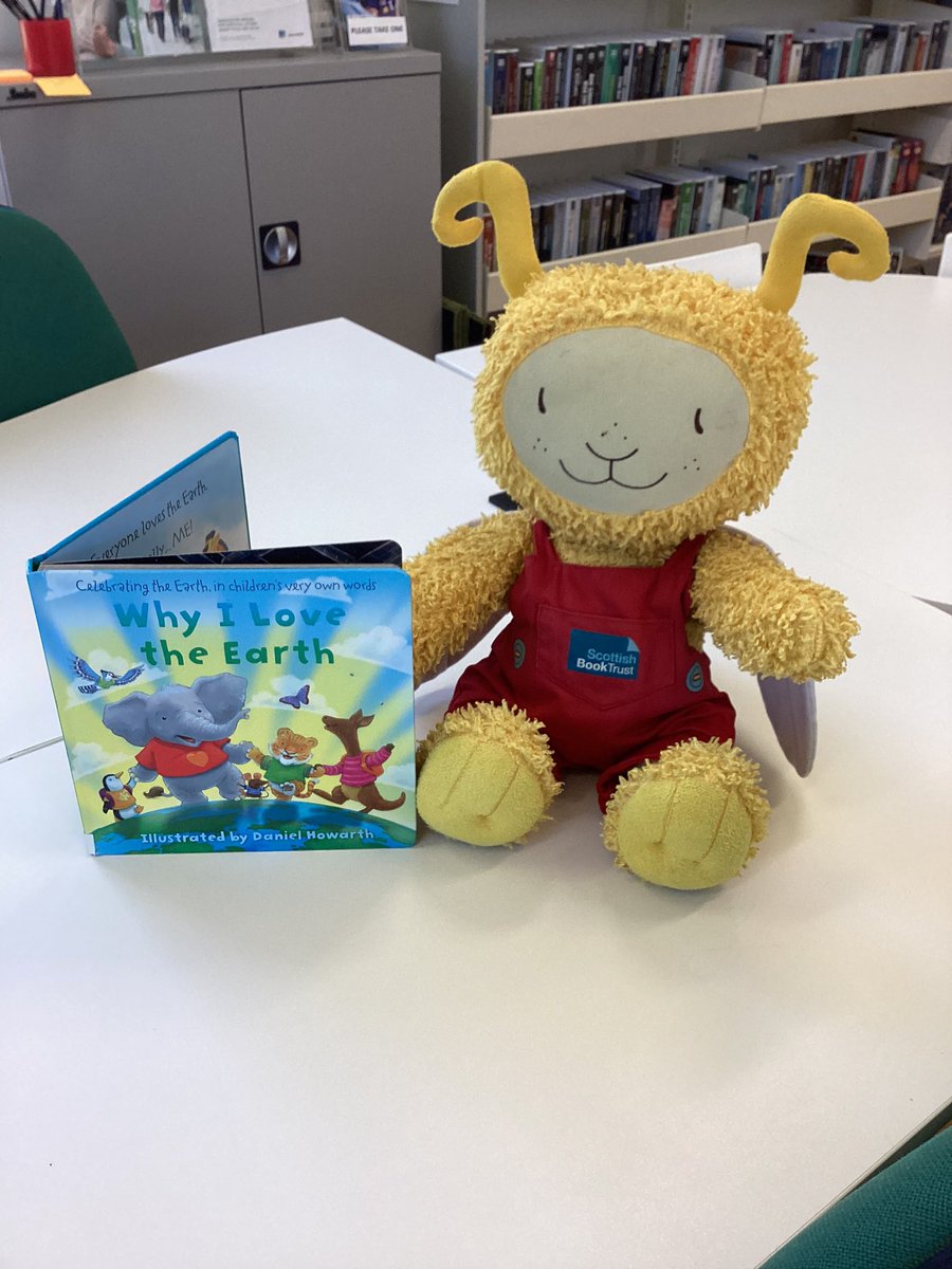 InverclydeLibs's tweet image. Happy #GreenLibrariesWeek. Kilmacolm Bookbug session had an environmental theme today. Thanks to everyone who came along and enjoyed the time in the library. Inverclyde Discover Inverclyde @CILIPScotland