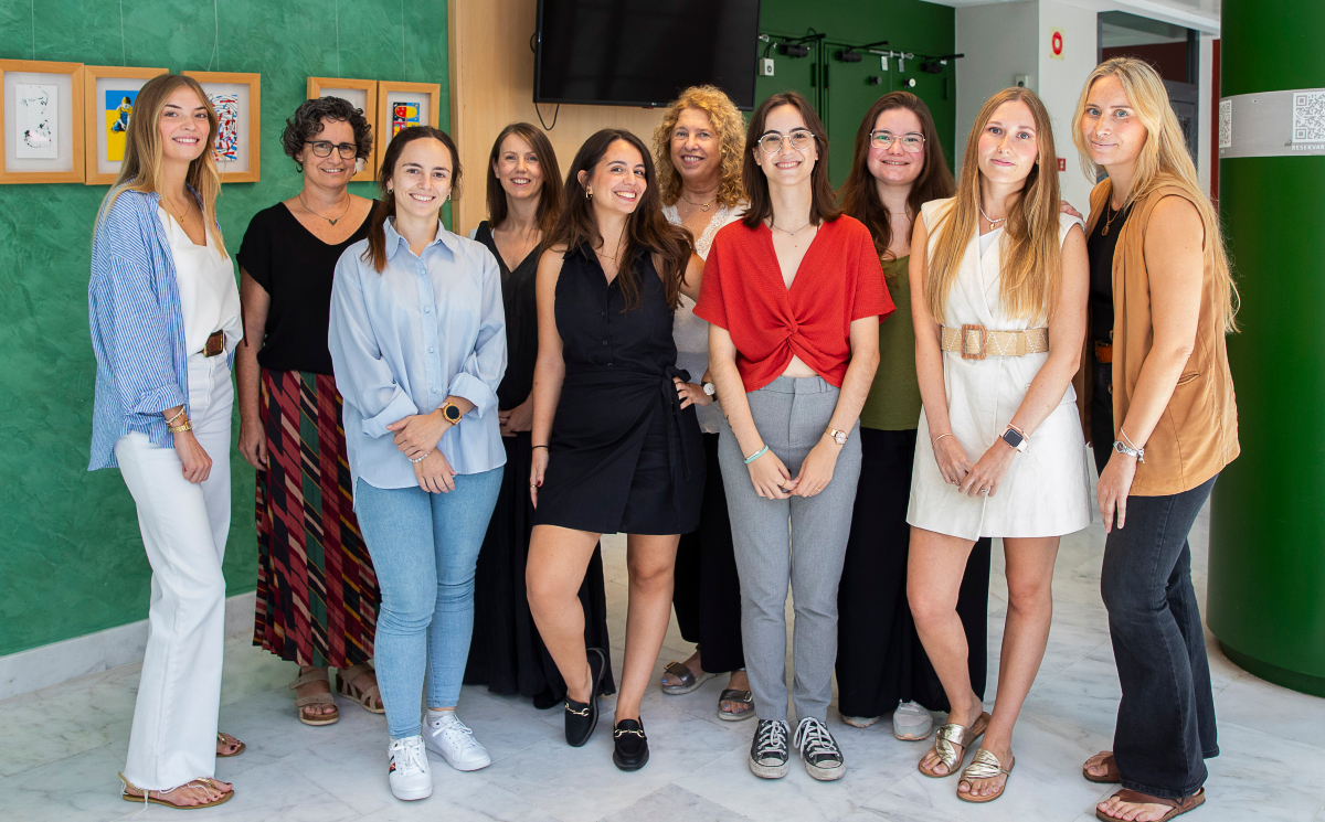 Les alumnes del Màster d’FP en #ReproduccióAssistida han posat el punt final a aquesta experiència formativa amb les presentacions dels treballs de final de màster.

Un moment que han compartit amb les directores del màster, que han valorat l'esforç i la dedicació. Enhorabona! 👏