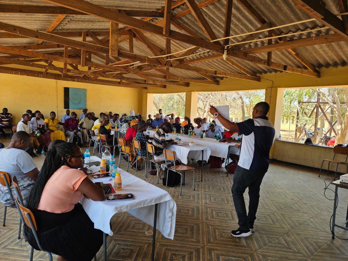 CraigMuraz's tweet image. The indicators were incorporated in the HOLPA survey which was conducted last year. Communities also learned how the results shape our co-designed Transition Pathways (#TPWs) towards agroecology for sustainable farming. 
#AgroecologyInitiative #OneCGIAR #LISP #HOLPA