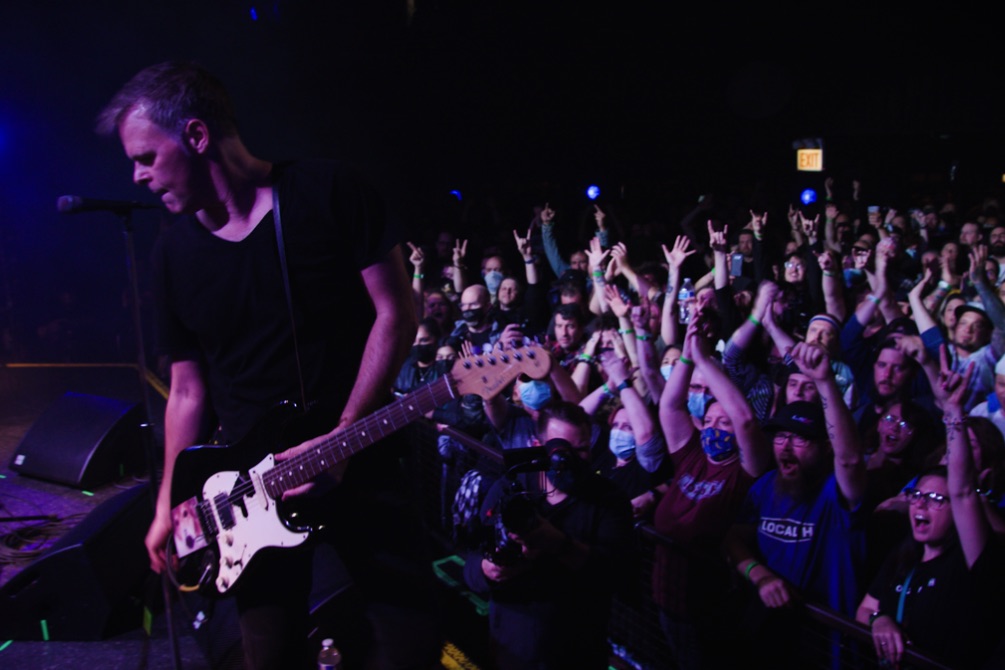 MarkCaro's tweet image. While the rock mainstream keeps moving, Scott Lucas and @LocalH have maintained their vision and power. With a @musicboxtheatre premiere and @MetroChicago show next week, Lucas has much to say about bands, labels and the meaning of success on @Caropopcast. caropop.com/caropopcast/ep…