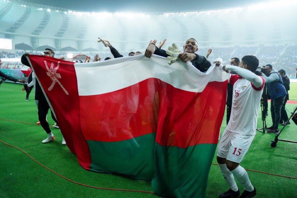 oerw20_'s tweet photo. يوم المباراه ،يوم المنتخب يارب توفيقك❤️
هاتو المجبوس دياي
#OmanDay https://t.co/rh28WCTscJ