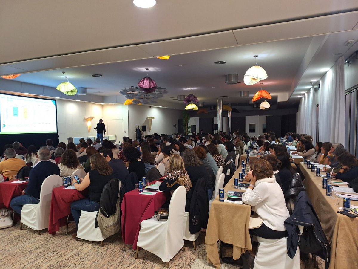 🏥 ¡Sala llena!! Más de 200 especialistas de familia se reúnen en Santiago de Compostela para la última sesión del #APDAYsemFYC 2024

¡Un nuevo día de aprendizaje y colaboración! 📚 
#Salud #Medicina #AtenciónPrimaria
