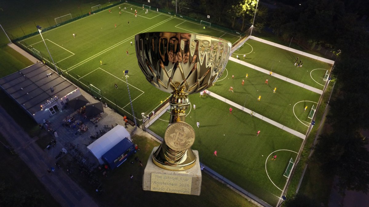 1 day to go ....
#BitcoinAmsterdam 

The Bitcoin Cup 🏆 
Come and play !!
⚽
