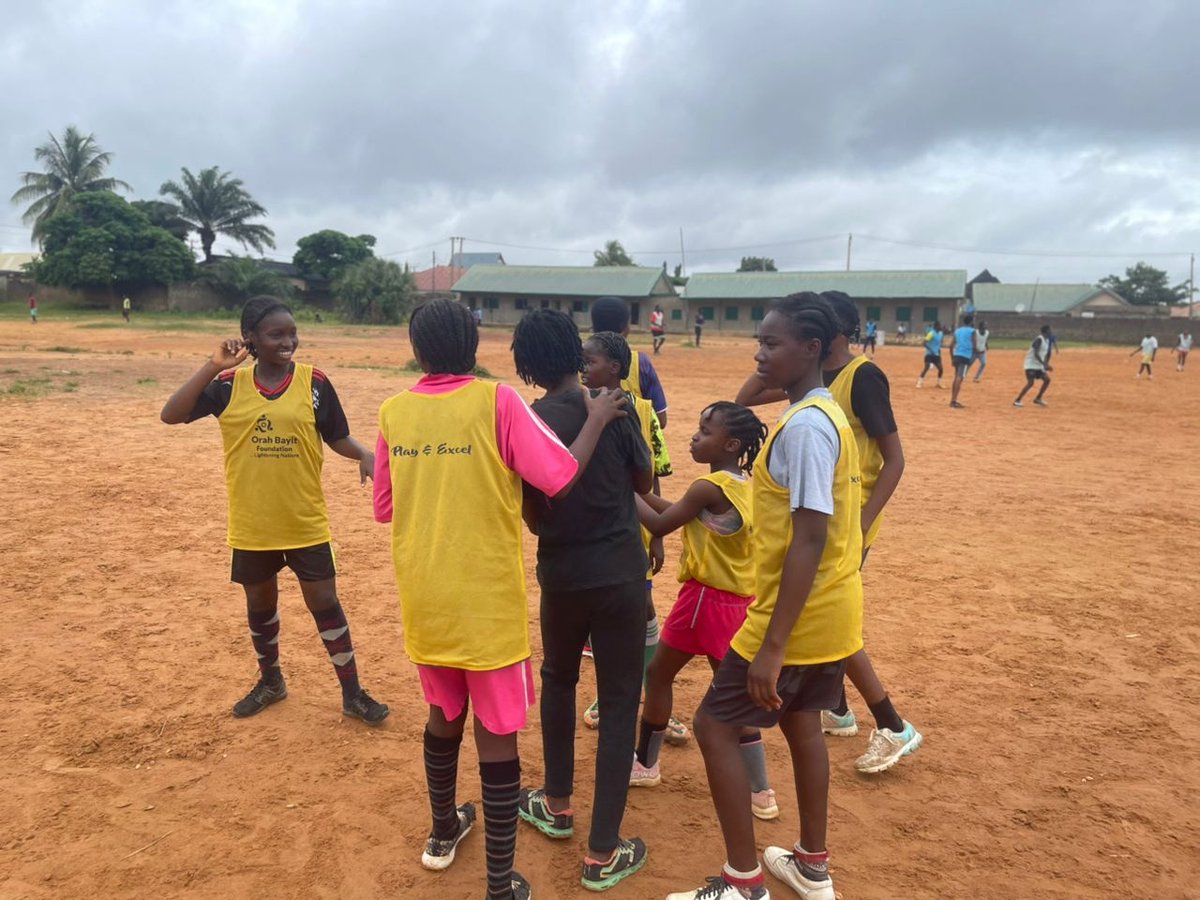orahbayitfound1's tweet image. Through continuous support, our Play &amp;amp; Excel girls are not just athletes today but leaders of tomorrow, ready to make a difference in their communities. #PlayAndExcel #OneYearof Growth #Teamwork #LeadershipSkills #Football  #today #leader #fun #support  #athletes #excel