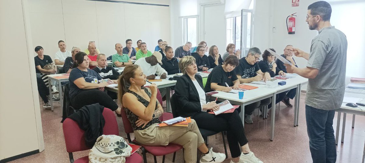 Avui a #Tortosa estem de formació. 
Seminari de bones pràctiques per a evitar els accidents de treball.  
Com hem actuar davant d'un accident de treball? Quines dificultats podem trobar?
#Formació #SalutLaboral
<a href="/ccoosalutlab/">Salut Laboral CCOO</a> <a href="/ccoocatalunya/">CCOO de Catalunya</a>