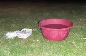 GhettoRadio895's tweet image. Memory gani ya #Tbt ukikumbuka huwa inakumaliza?

Unakumbuka ukiogeshwa nje ocha?😂 gani ingine?
#NiajeNiaje