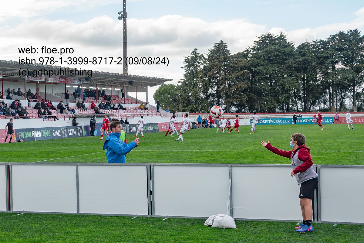 Dave Harry (@daveharry007) on Twitter photo A #ThrowbackThursday to when I achieved a life time ambition in Portugal at <a href="/UDSantarem/">União de Santarém</a>, when I finally saw a game where the players used a @SubbuteoOnline proportion sized ball. No wonder it finished goalless :-) A #ThrowbackThursday to when I achieved a life time ambition in Portugal at <a href="/UDSantarem/">União de Santarém</a>, when I finally saw a game where the players used a @SubbuteoOnline proportion sized ball. No wonder it finished goalless :-)