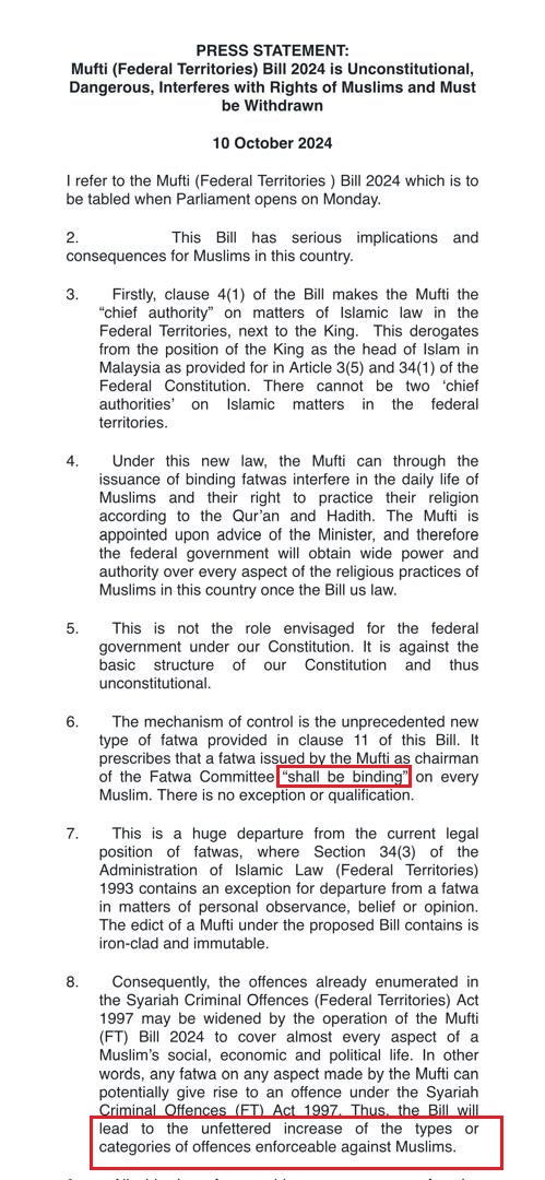 jameschin110's tweet photo. This should worry every Malaysian, regardless of your religion, even an atheist.  All humans are fallible, no individual should have this sort of power in the 21st century. 

PMX showing his true colours now?
#PoliticalIslam #Malaysia https://t.co/dwoVRKuE4Y
