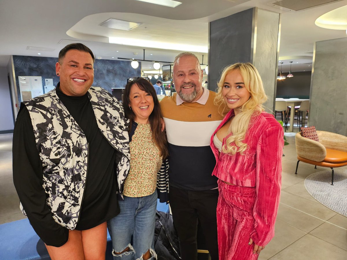 ITV2 10pm Big brother Late &amp; Live

 Got back to our hotel from the show and look who's staying in our Hotel Olivia Young &amp; David Potts Bounus

@bonnie_maria_maskell  #bigbrother #bigbrotherlateandlive <a href="/davidpottsx/">D A V I D</a> <a href="/_olivia/">honey</a>.young_