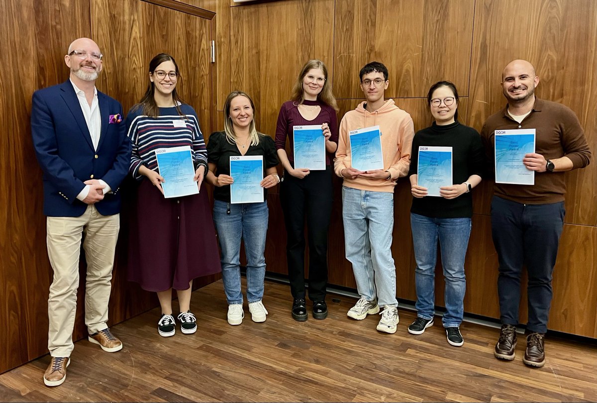 Björn Schumacher (@schumacherbj) on Twitter photo Congratulations to the best poster prize winners Vanessa Borges-Pires, Anita Jopkiewicz, Jessica Spindler, Maximilian Götz, Na Wei, George Galea of the German Society for DNA repair DGDR meeting 2024 in Cologne <a href="/MPIAGE/">MPI for Biology of Ageing</a> <a href="/CGA_age/">Cologne Graduate School of Ageing Research</a> <a href="/CECAD_/">CECAD Cologne</a> <a href="/UniCologne/">Universität zu Köln</a> @spanier55 <a href="/PfanderLab/">PfanderLab</a> Congratulations to the best poster prize winners Vanessa Borges-Pires, Anita Jopkiewicz, Jessica Spindler, Maximilian Götz, Na Wei, George Galea of the German Society for DNA repair DGDR meeting 2024 in Cologne <a href="/MPIAGE/">MPI for Biology of Ageing</a> <a href="/CGA_age/">Cologne Graduate School of Ageing Research</a> <a href="/CECAD_/">CECAD Cologne</a> <a href="/UniCologne/">Universität zu Köln</a> @spanier55 <a href="/PfanderLab/">PfanderLab</a>